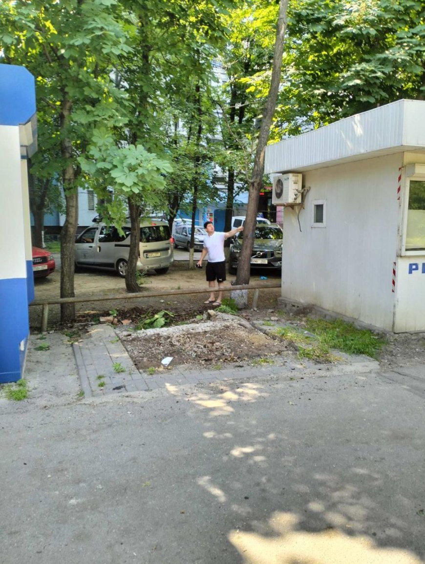 Lucrări de demontare și evacuare a gheretelor continuă în sectorul Rîșcani al capitalei.