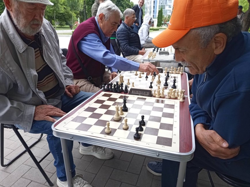 Competiție la șah