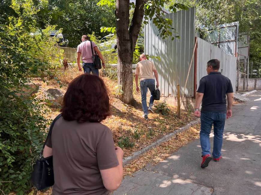 Astăzi, în contextul acțiunii „Vinerea sanitară”, angajații Preturii sectorului Rîșcani au desfășurat activități de inspectare în teren.