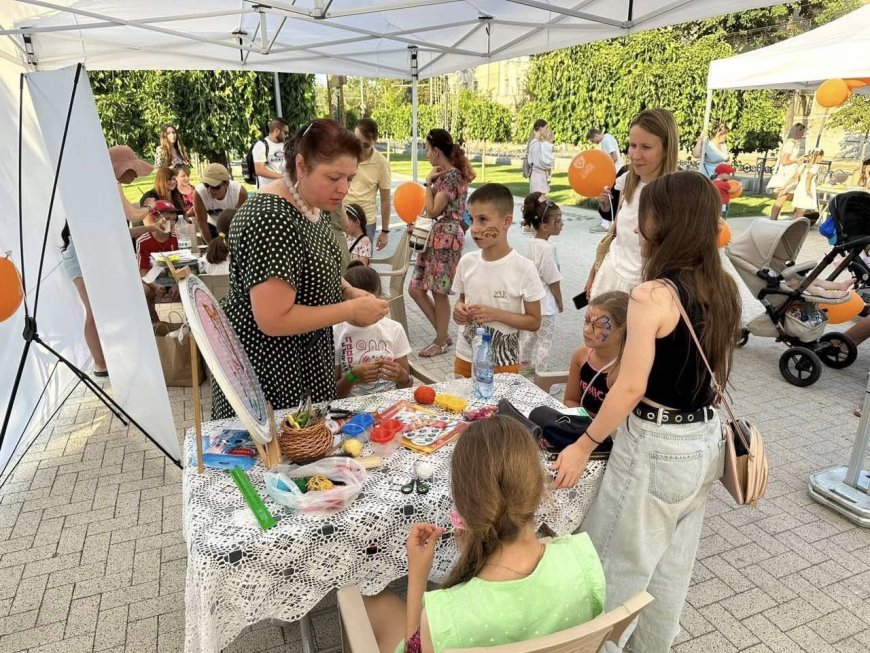 Direcția Generală Educație, Tineret și Sport, în perioada 18–20 iulie 2025, pe strada pietonală Eugen Doga, în cadrul Festivalului „Te salut, Chișinău!”