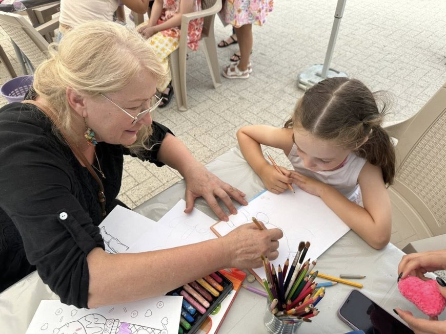 Direcția Generală Educație, Tineret și Sport, în perioada 18–20 iulie 2025, pe strada pietonală Eugen Doga, în cadrul Festivalului „Te salut, Chișinău!”