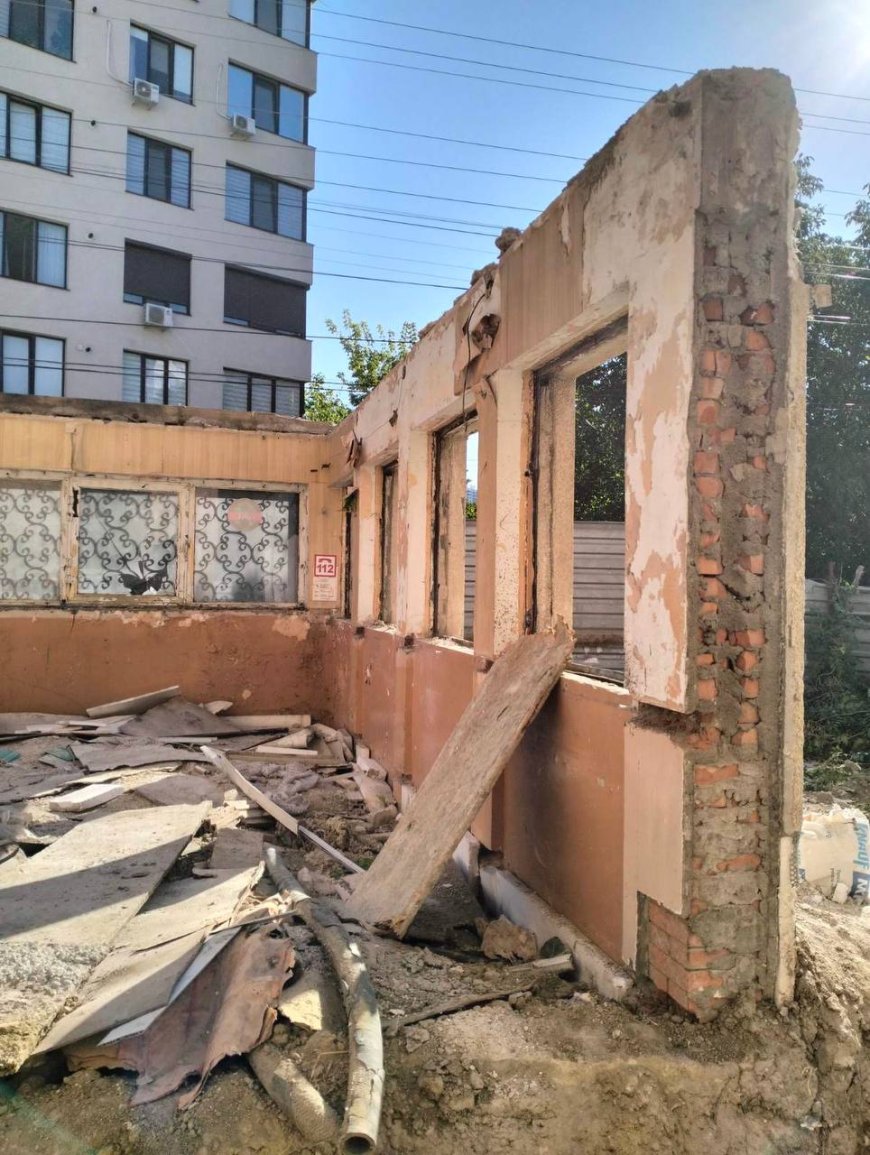 Demolarea construcției neautorizate din str.Carierei, 9.