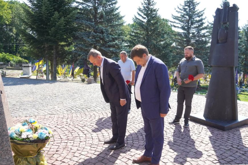 Pretura sectorului Rîșcani anunță cu bucurie semnarea unui acord de colaborare cu orașul Ujgorod, Ucraina.