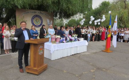 Începutul unui nou an școlar este o oportunitate minunată de a ne redescoperi, de a ne depăși limitele și de a ne împlini visele.