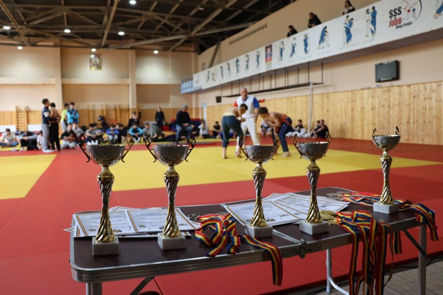 Campionatul deschis la „Trânta” (vârsta U-15) s-a desfașurat astăzi în sectorul Rîșcani al Capitalei, consacrat Hramului orașului Chișinău