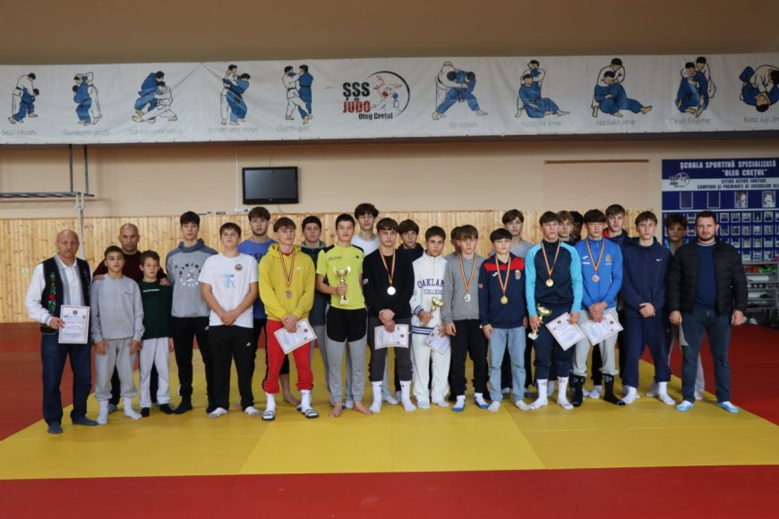 Campionatul deschis la „Trânta” (vârsta U-15) s-a desfașurat astăzi în sectorul Rîșcani al Capitalei, consacrat Hramului orașului Chișinău