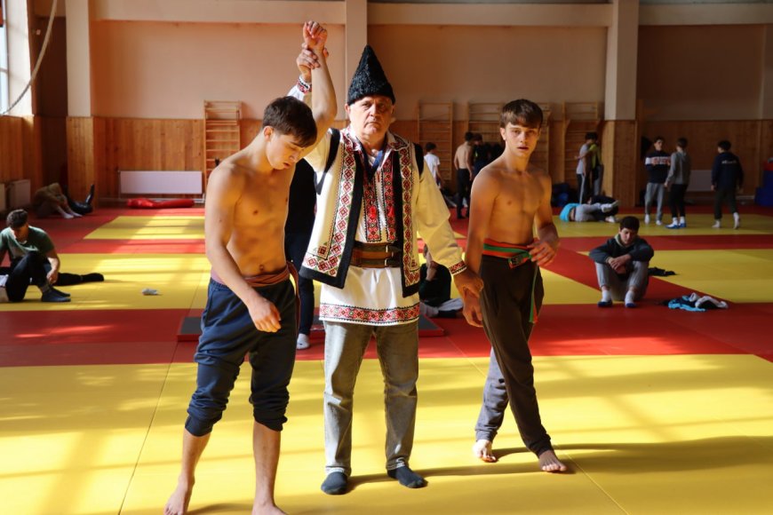 Campionatul deschis la „Trânta” (vârsta U-15) s-a desfașurat astăzi în sectorul Rîșcani al Capitalei, consacrat Hramului orașului Chișinău