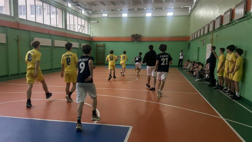 În sectorul Rîșcani s-a dat startul competițiilor sportive interșcolare la baschet!