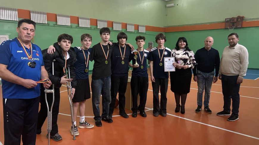 În sectorul Rîșcani a avut loc premierea echipelor învingătoare la baschet, între instituțiile preuniversitare din sector.