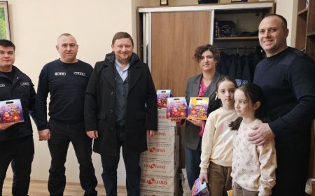 În pragul sărbătorilor de iarnă, când spiritul generozității ne aduce mai aproape, echipa Preturii Sectorului Rîșcani a vizitat eroii care sunt mereu la datorie – echipa de pompieri și salvatori din sectorul nostru.