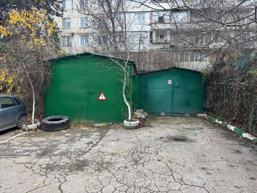 Întreprinderea Municipală pentru Servicii Locative din sectorul Rîșcani au intervenit pe str. Nicolae Dimo, 29...