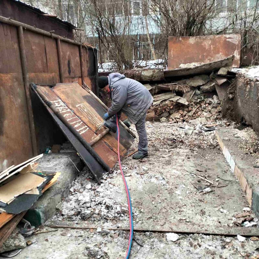 Întreprinderea Municipală pentru Servicii Locative din sectorul Rîșcani au intervenit pe str. Nicolae Dimo, 29...