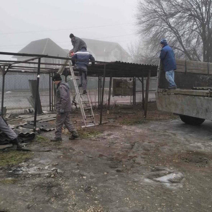 În sectorul Rîșcani continuă eliberarea spatiului public municipal de constructiile neautorizate