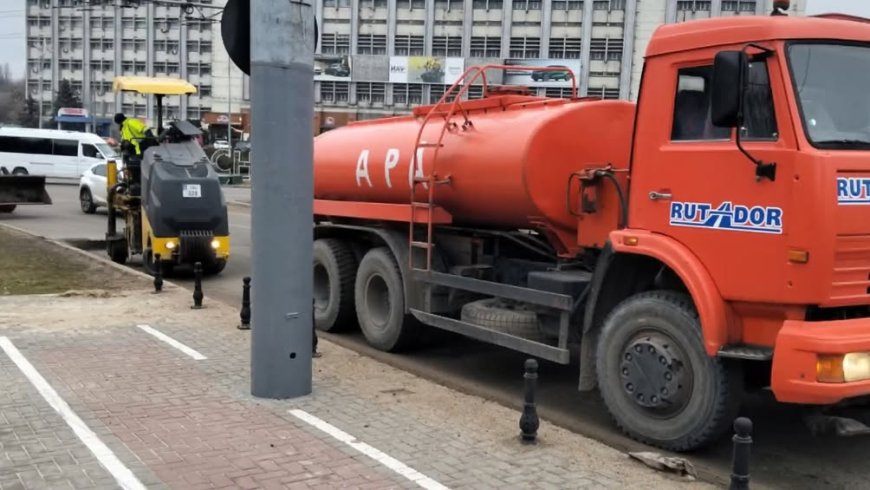 Primarul General, Ion Ceban, informează că, în prezent, sute de muncitori sunt antrenați în toate sectoarele Capitalei,...