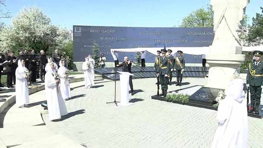 Miting comemorativ dedicat victimelor catastrofei de la Cernobîl, organizat la Complexul sculptural din Parcul „Valea Tr...