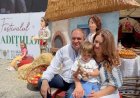 În aceste momente, mii de oameni sunt la Festivalul Tradițiilor organizat la Chișinău, în inima capitalei pe strada piet...