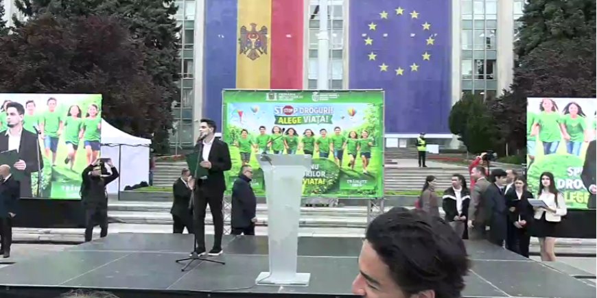 Flashmob cu genericul: „Viața contează! Spune NU drogurilor!”