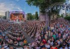 Atmosfera pieselor cântate de zeci de generații a cuprins, aseară, strada pietonală Eugen Doga, la Festivalul „Te salut,...