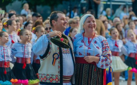 Anul trecut, Festivalul „Te salut, Chișinău!” a transformat centrul capitalei într-un loc al muzicii, tradițiilor, emoțiilor și bucuriei de a celebra orașul nostru