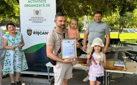 ♟️ Astăzi au fost premiați câștigătorii etapei de sector a Turneului Municipal de Șah și Joc de Dame „Cupa Seniorilor”....