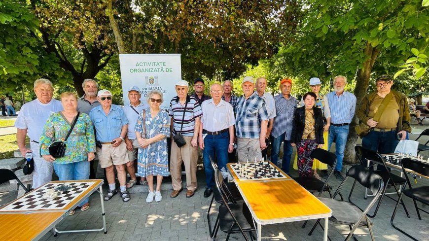 În sectorul Rîșcani, a fost dat startul etapei de sector a Turneului Municipal de Șah și Joc de Dame „Cupa Seniorilor”