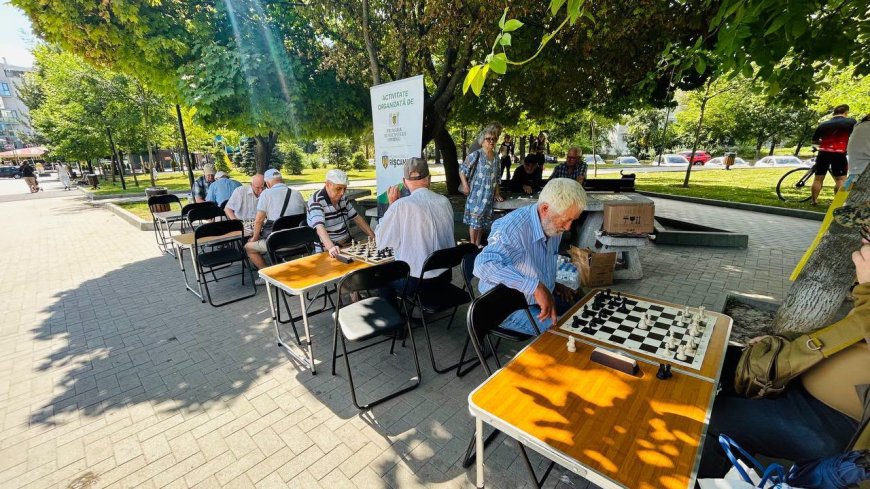 În sectorul Rîșcani, a fost dat startul etapei de sector a Turneului Municipal de Șah și Joc de Dame „Cupa Seniorilor”