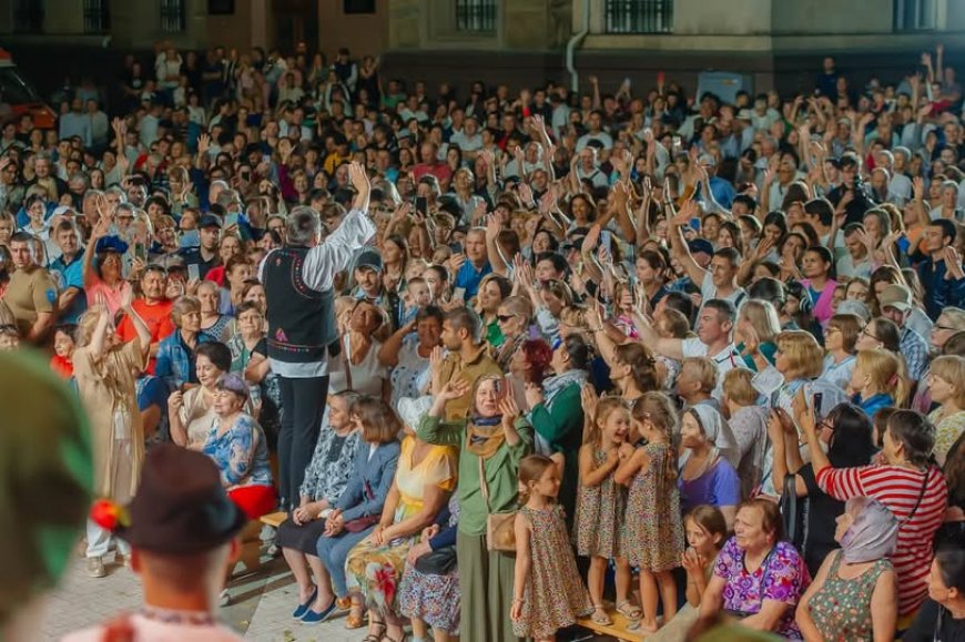 Anul trecut, Festivalul „Te salut, Chișinău!” a transformat centrul capitalei într-un loc al muzicii, tradițiilor, emoțiilor și bucuriei de a celebra orașul nostru