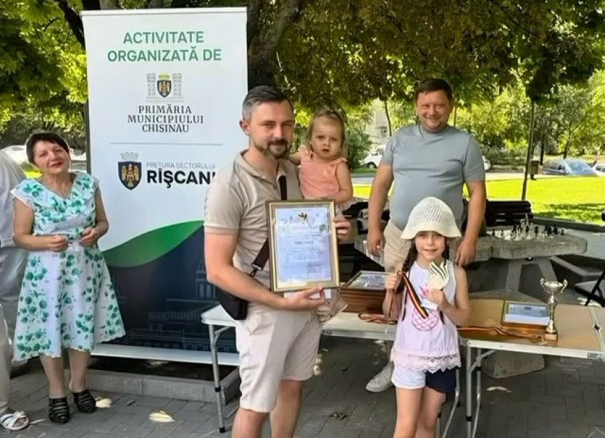 ♟️ Astăzi au fost premiați câștigătorii etapei de sector a Turneului Municipal de Șah și Joc de Dame „Cupa Seniorilor”....