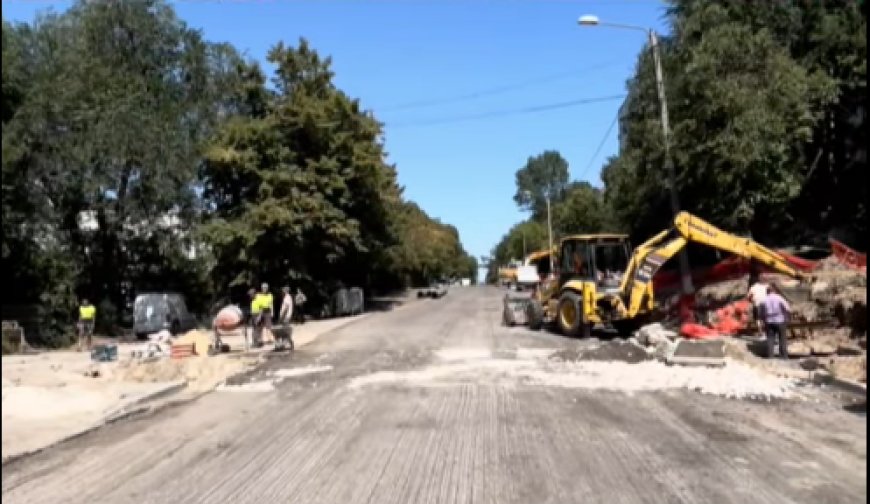 ????Lucrările de reabilitare a carosabilului pe str. Florilor din sectorul Rîșcani sunt pe ultima sută de metri. În acest...