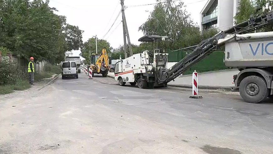 Lansarea lucrărilor de reparație a carosabilului pe strada Sihastrului, orașul Codru  *** Informează-te din prima sursă...