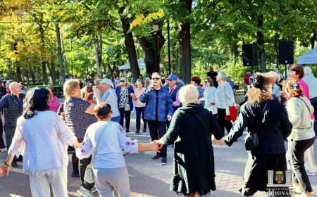 Primăria Chișinău invită seniorii din capitală, sâmbătă și duminică, 10-11 octombrie, orele 15:00-18:00, în Grădina Pu...