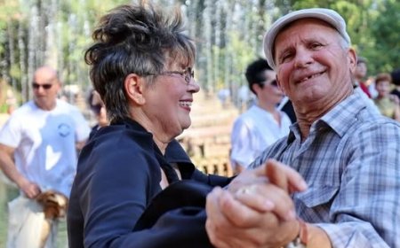 Primăria Chișinău invită seniorii din capitală, sâmbătă și duminică, 17-18 octombrie, orele 15:00-18:00, în Grădina Pu...