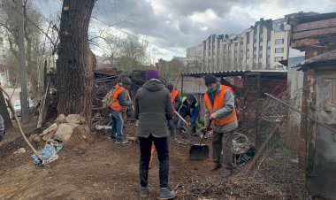 Munca pe teren În conlucrare cu serviciile municipale. Spații...